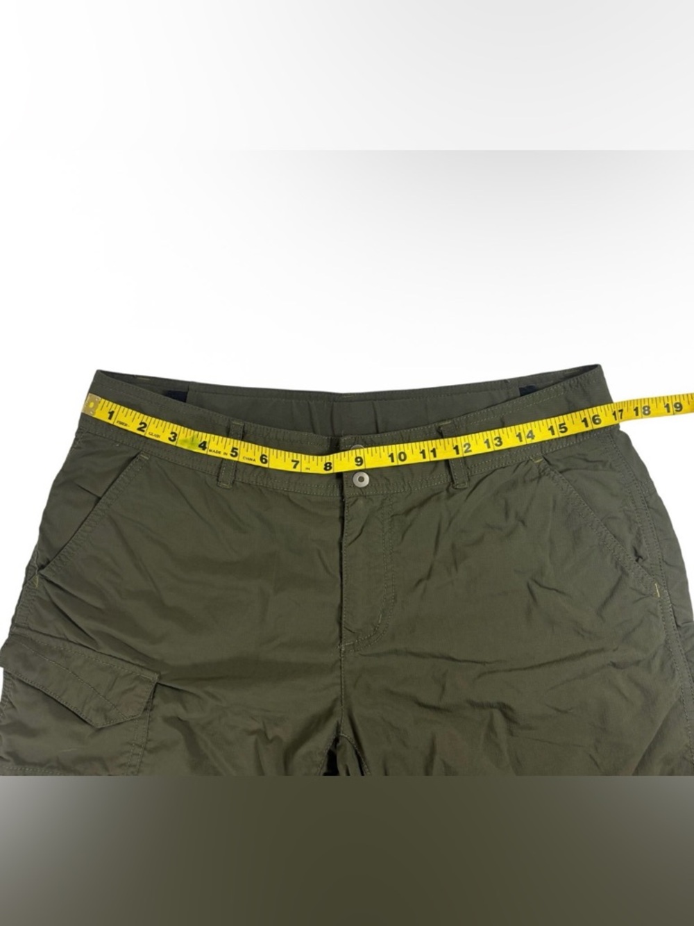 Columbia Olive Women's Outdoor Cargo Shorts - Picture 4 of 11